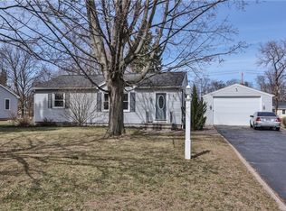 290 Beechwood Cres, Webster, NY 14580