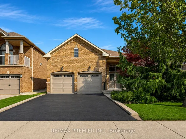 146 S Belair Dr, Vaughan, ON L4H 2N5