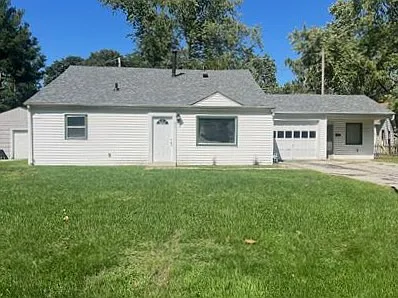 808 Hawthorne Dr photo 1