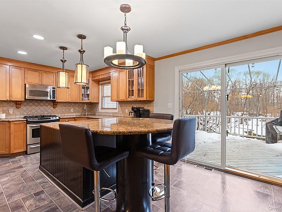 3rd image of 270 Cottage Road