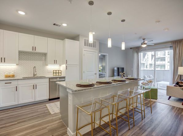 4424 Jackson Ave #2104