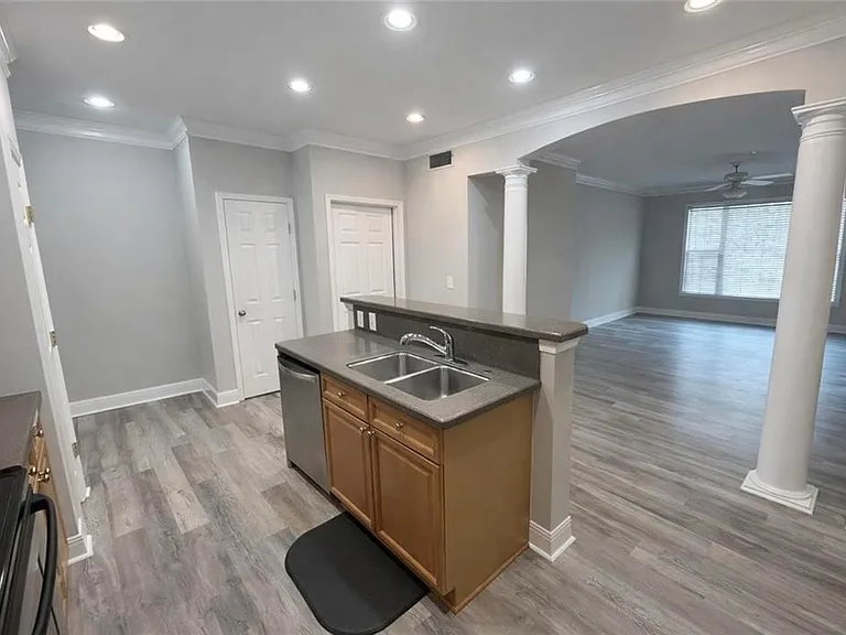 4107 Stratford Cmns — Photo 7