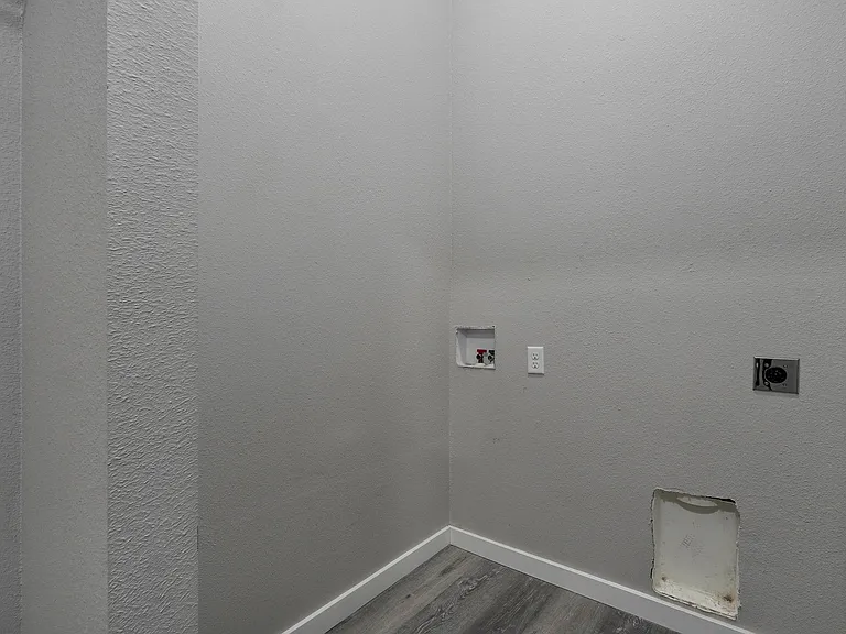 653 S Fairway Ave — Photo 22
