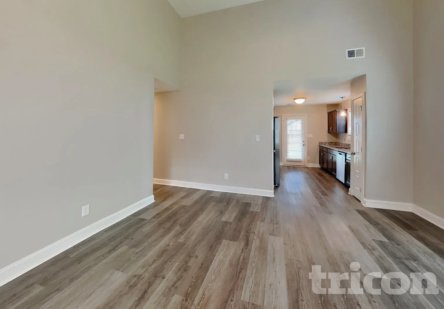 1093 Whitney Drive Clarksville TN — Photo 2