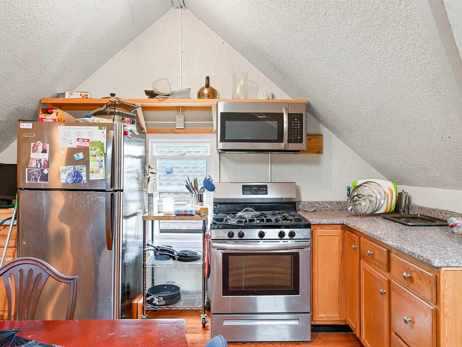 3 bed, 1200 sqft, $1,949 — Photo 4