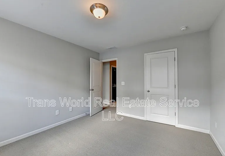 4648 Pine St SE — Photo 35