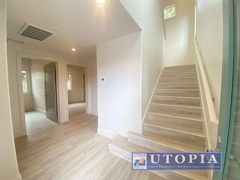 448 May Ave #4 — Photo 16