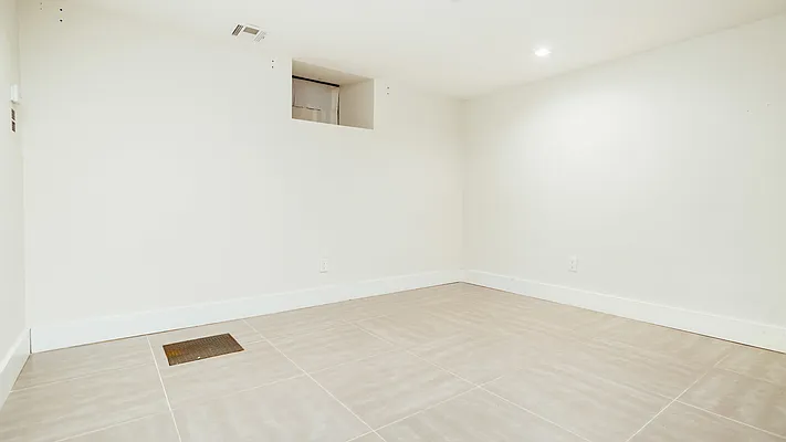 Rented by Nooklyn NYC LLC | media 9