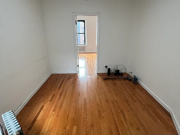 321 E 93rd St #5E — Photo 5