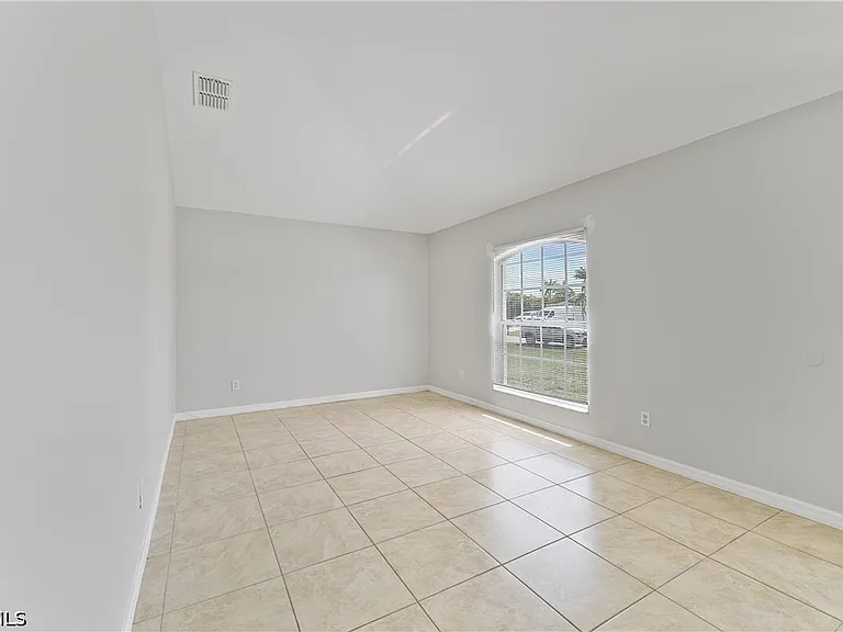 1240 NW 22nd Pl — Photo 9