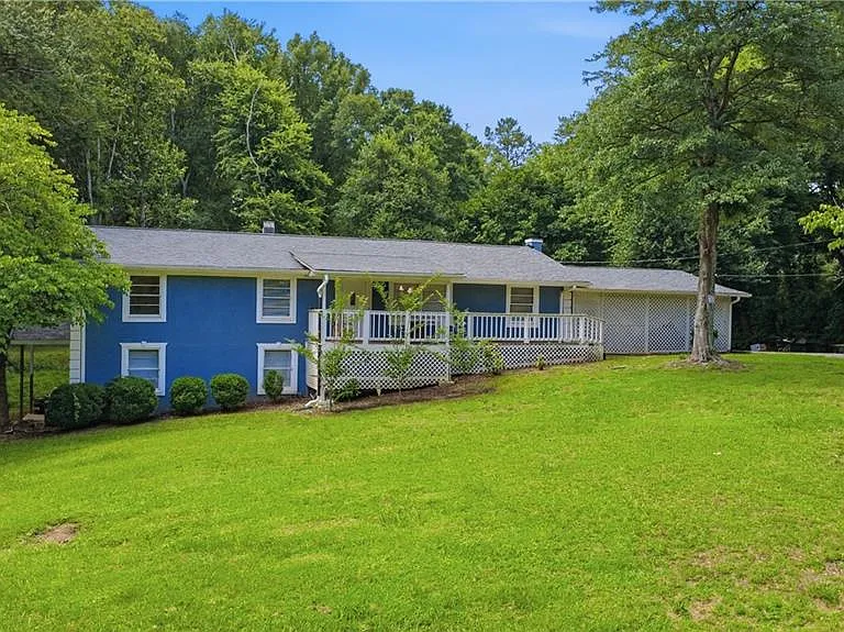 1370 Blackwell Rd — Photo 3