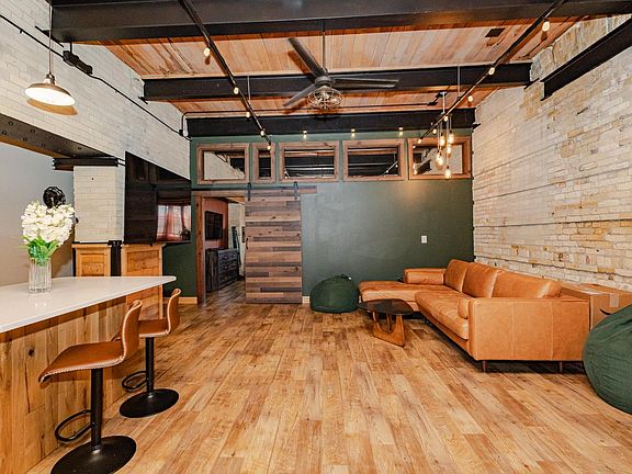 5th image of 904 E Pearson STREET #103