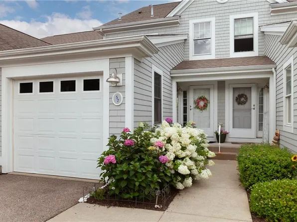 57 Topsail Dr, Tiverton, RI 02878