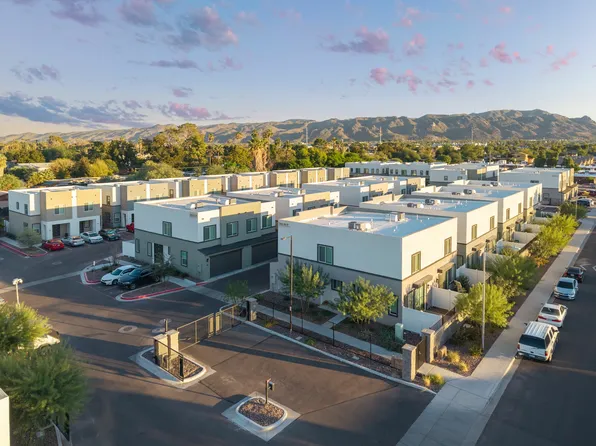 Elevate on Vineyard Townhomes