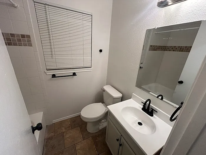 138 Vandenburg Dr #B — Photo 8