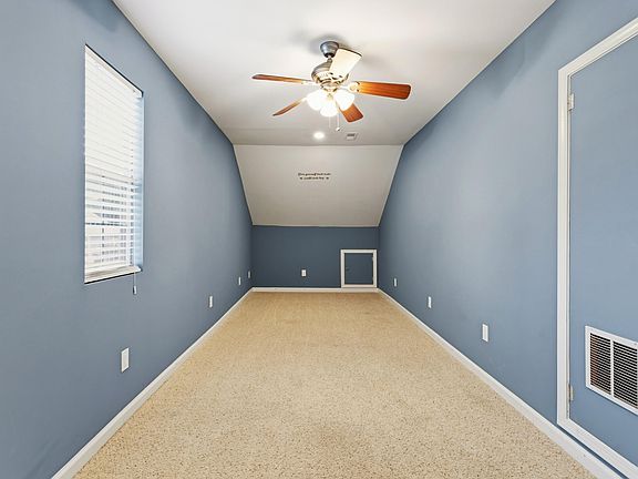 3rd image of 298 Nottingham Dr
