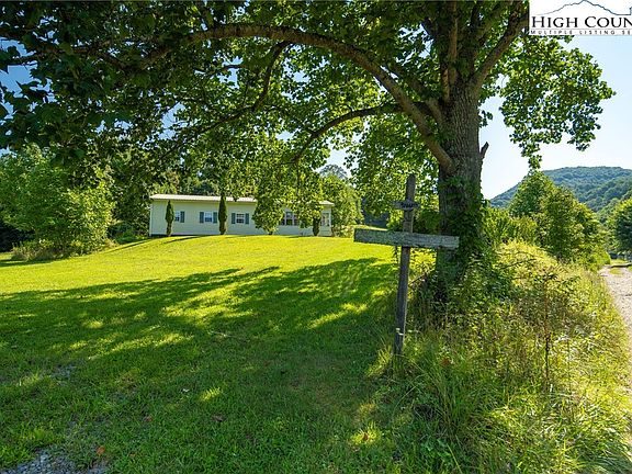3rd image of 205 Clay Wilson Drive