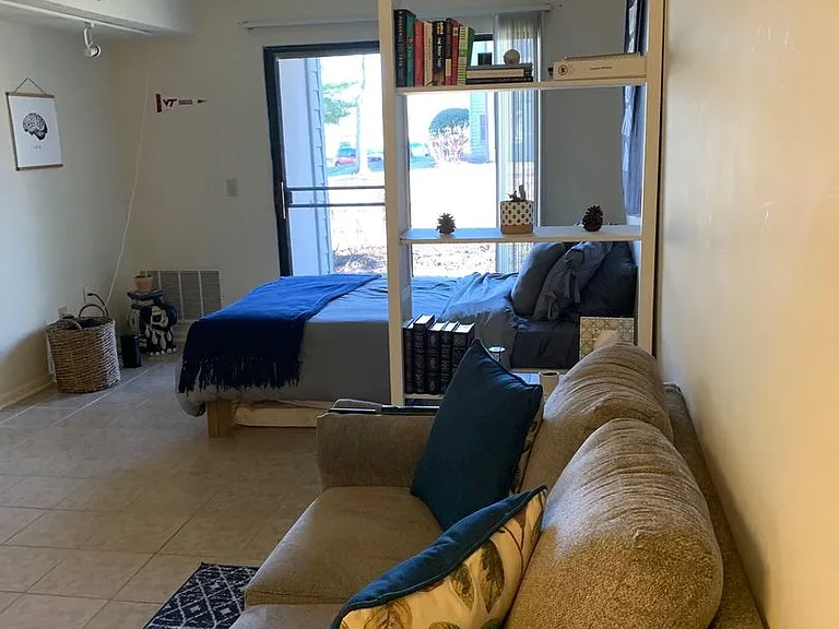 1402B University City Blvd — Photo 2