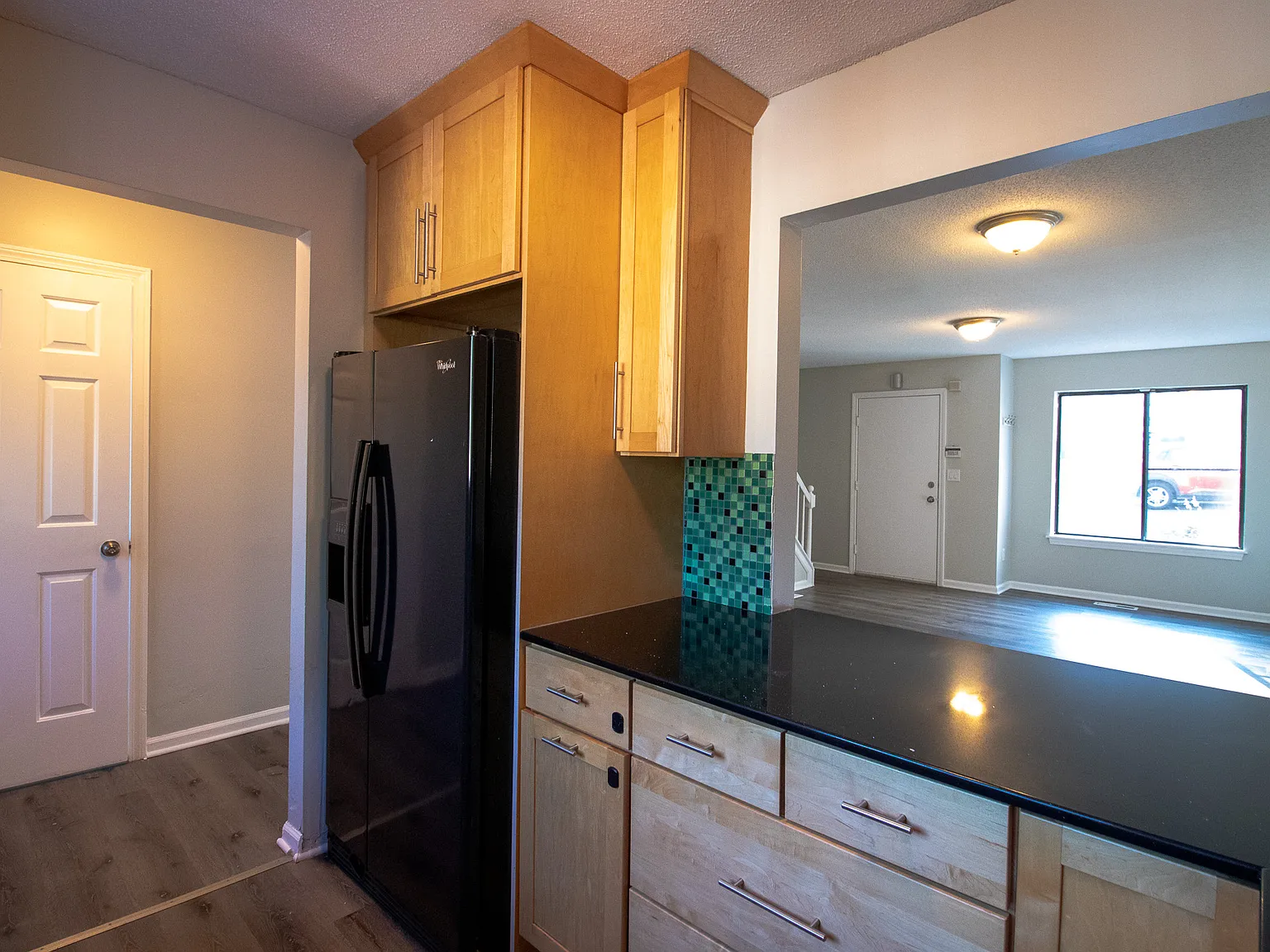 2 bed, 1.5 bath, 1100 sqft, $2,145 — Photo 3