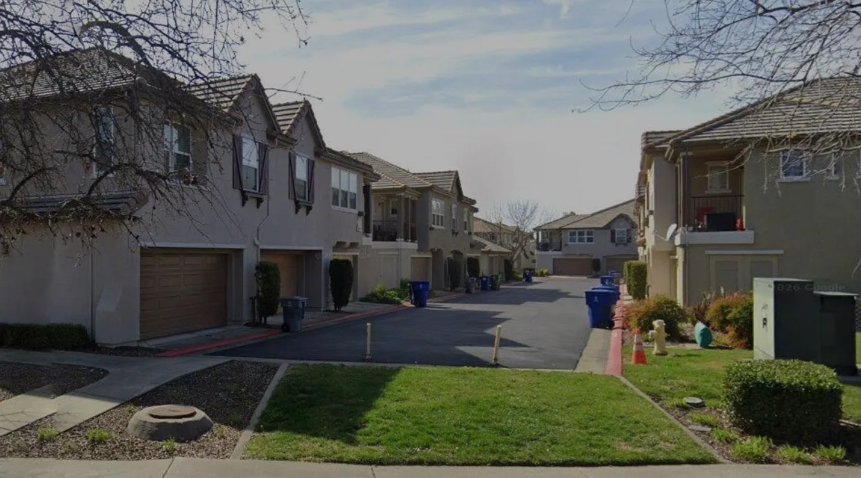 2 bed, 1324 sqft, $2,400 — Photo 1