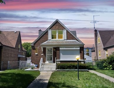 8154 S Calumet Ave, Chicago, IL, 60619