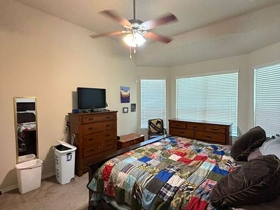 3rd image of 814 Siena Ct
