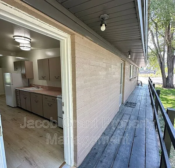 847 Cleveland St — Photo 9