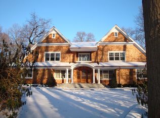 65 Interstate Highway U Willets Rd, Westbury, NY 11568