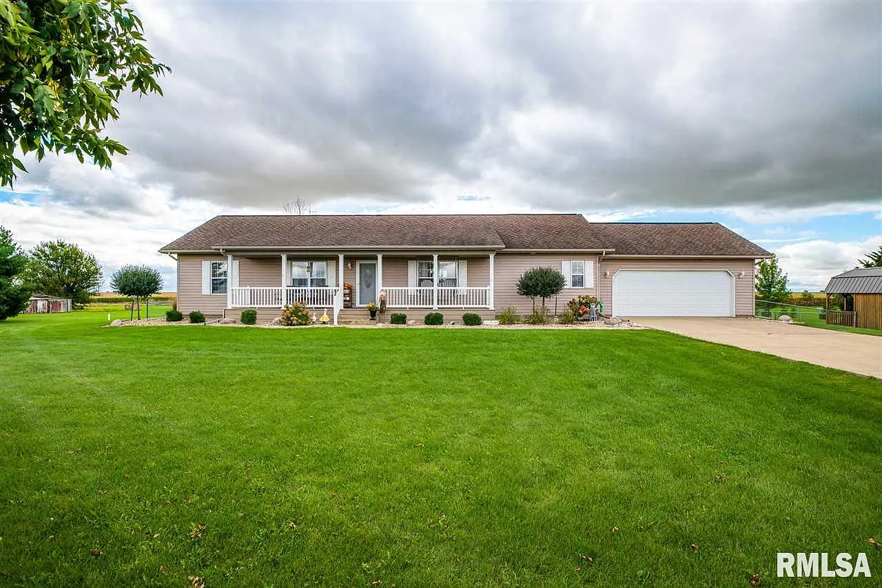 1789 County Road 1300 Rd N photo 1