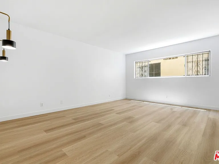 11970 Montana Ave #104 — Photo 18