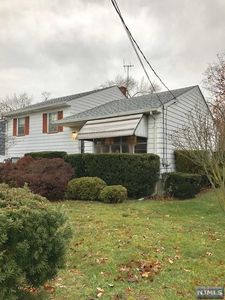 3-33 29th St, Fair Lawn, NJ, 07410