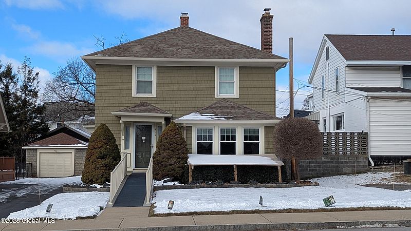 5th image of 915 Woodland Avenue
