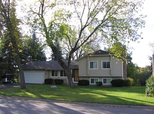 8351 103rd St W, Bloomington, MN 55438