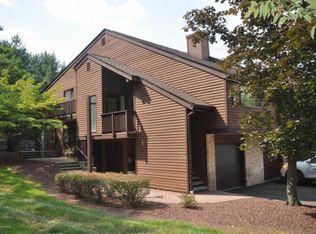 26 Summit Ct, Annandale, NJ