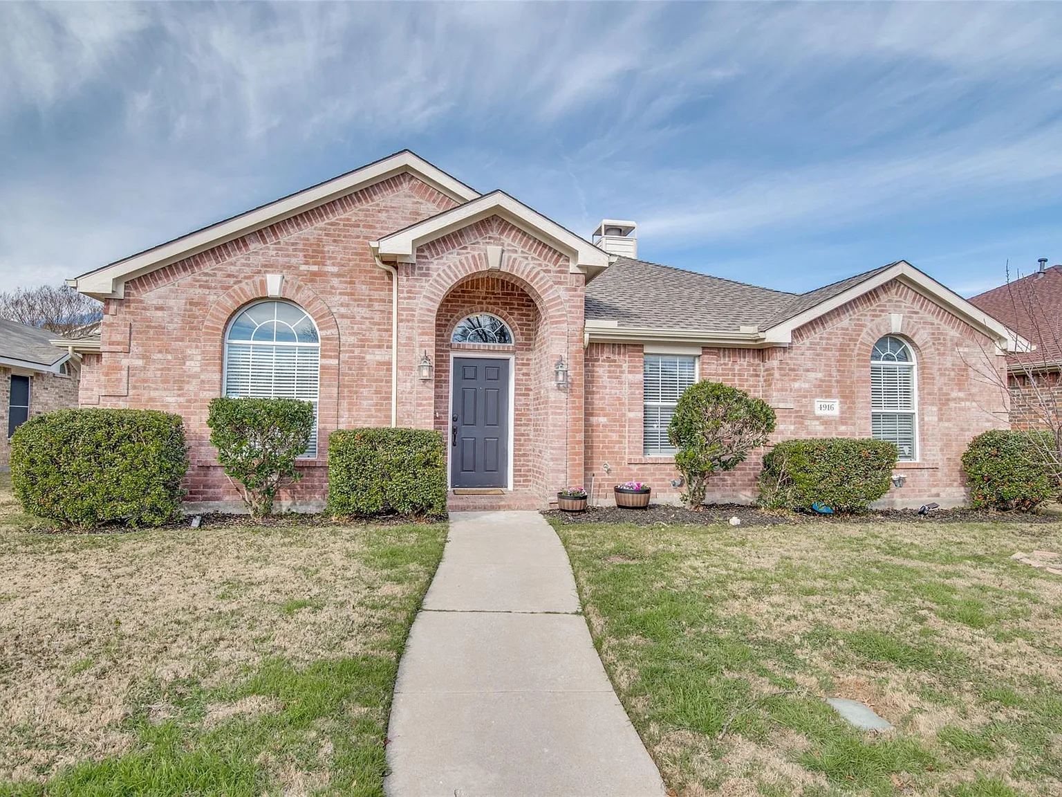 4 bed, 2206 sqft, $2,500 — Photo 1