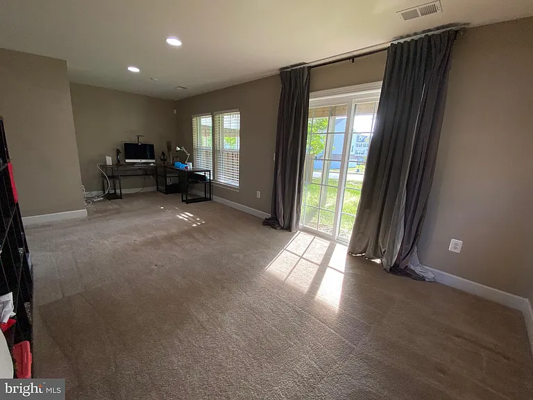 16704 Shackleford Way — Photo 24