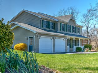 925 Manada Gap Rd, Grantville, PA 17028