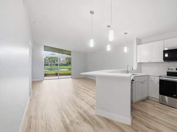 11634 ORANGE BLOSSOM Lane #9b, Boca Raton, FL 33428