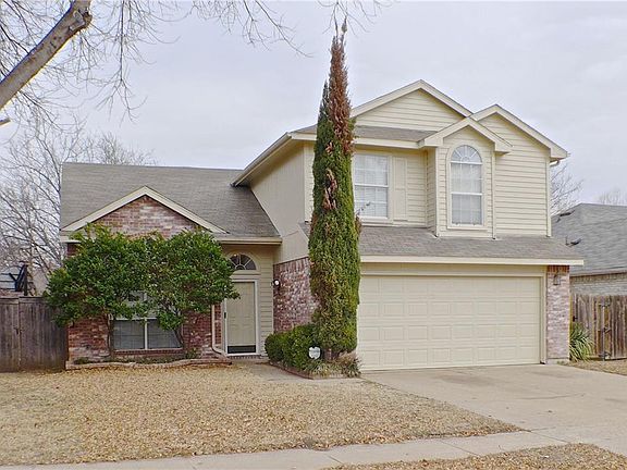 2nd image of 2323 Bennington Dr