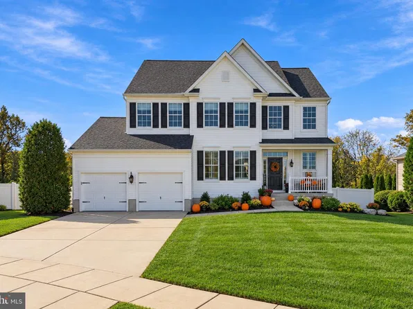 332 W Crossing Dr, Mount Royal, NJ 08061