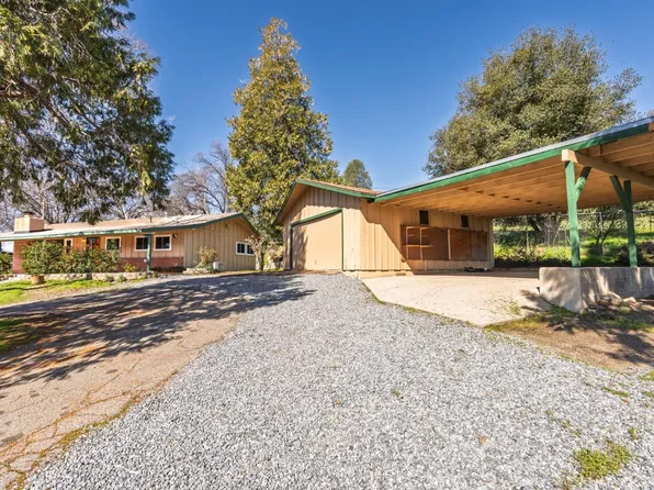 40438 Live Oak Dr, Oakhurst, CA 93644
