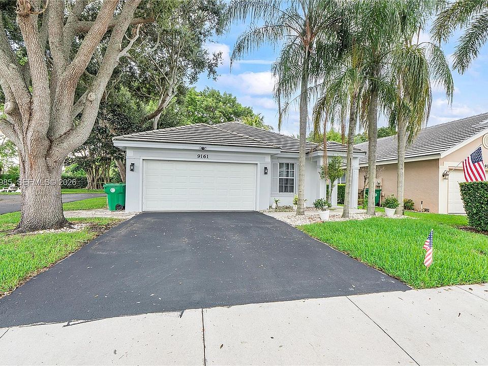 1st image of 9161 Lake Park Cir N