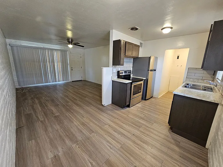 3019 E Alta Vista St — Photo 4