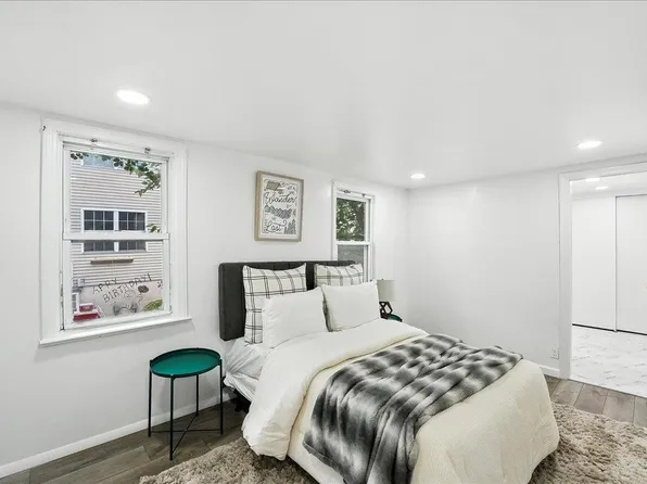 283 Griffith Street image 6 of 29