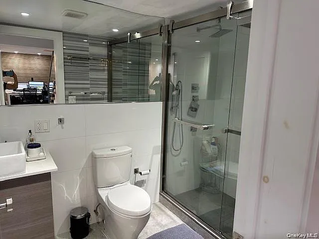 120 Longfellow Rd — Photo 24