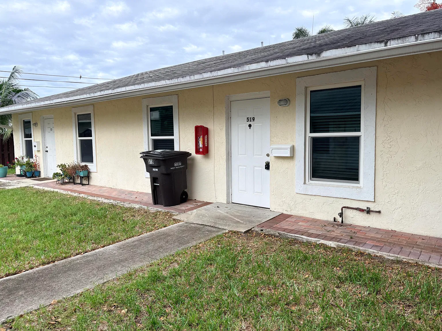 2 bed, 1.0 bath, 900 sqft, $1,800 — Photo 2