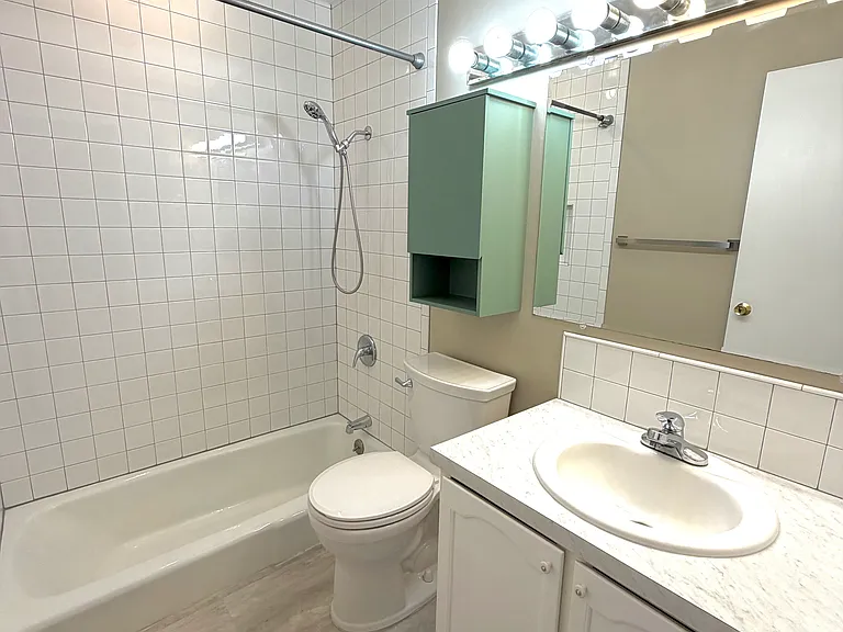2663 Thorndyke Ave W #402 — Photo 17