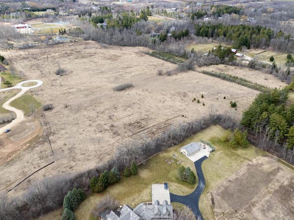 12938 North HIGHLAND COURT, Mequon, WI 53097