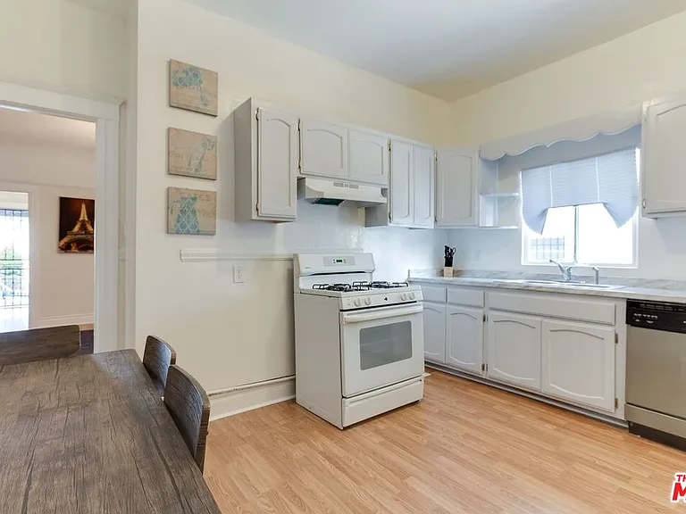 1228 Fedora St — Photo 15