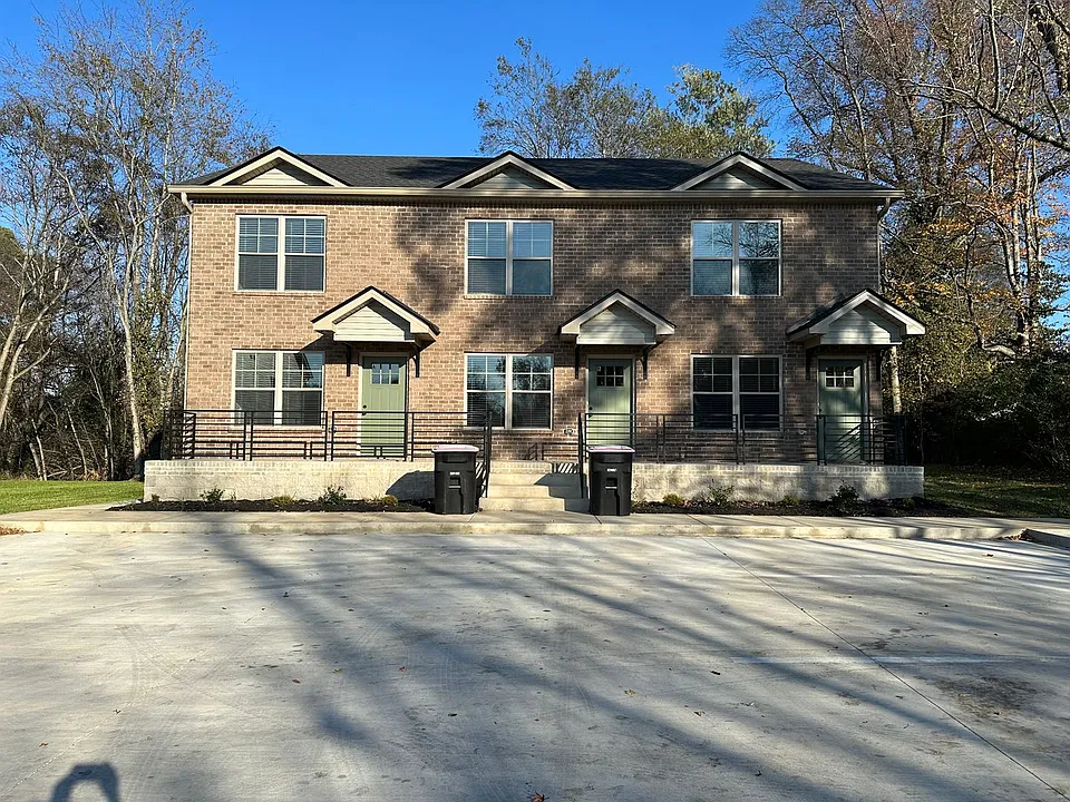 Greenwood Ave - 925